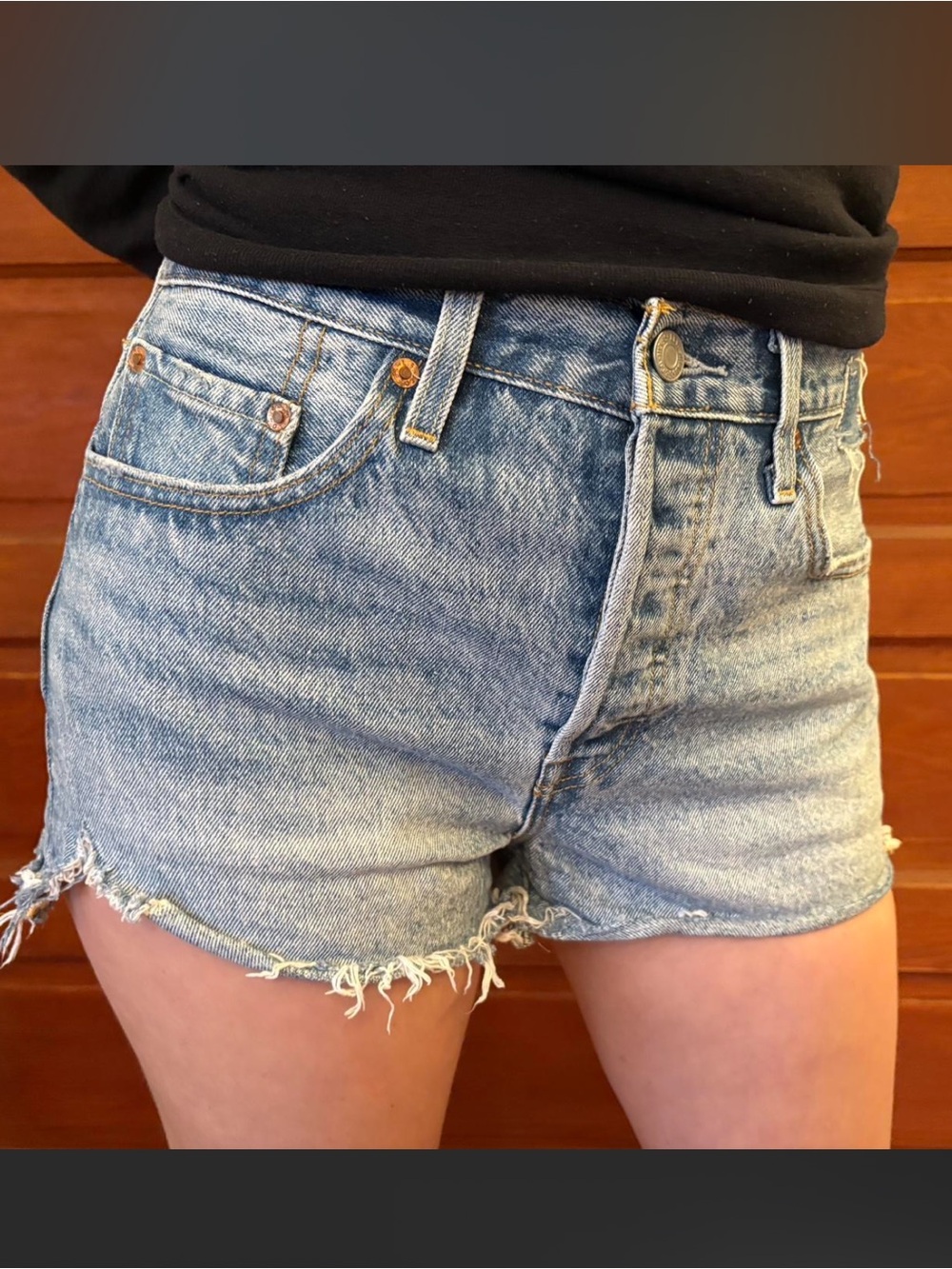 Classic High-Rise Light Blue Denim Levi’s 501 Shorts sz 28
